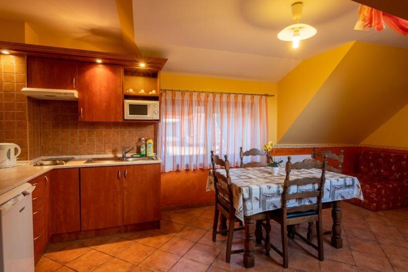 Rozmann Family Panzio & Apartmanhaz Sárvár Εξωτερικό φωτογραφία