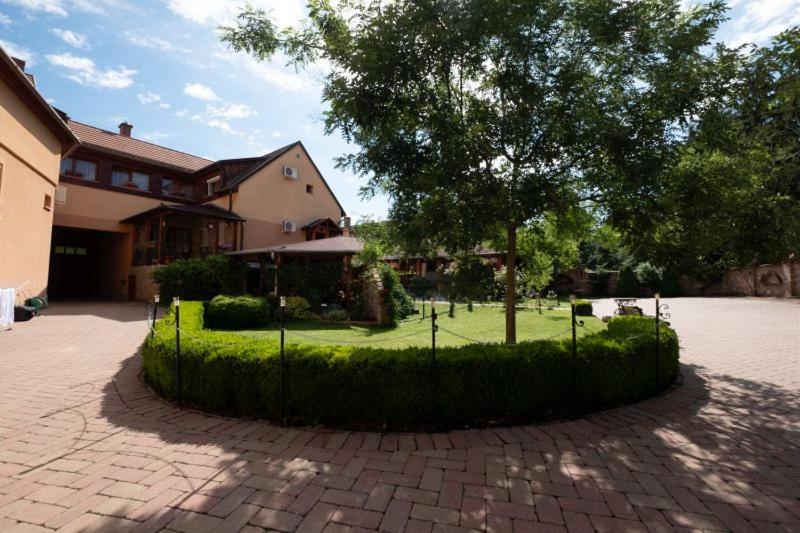 Rozmann Family Panzio & Apartmanhaz Sárvár Εξωτερικό φωτογραφία