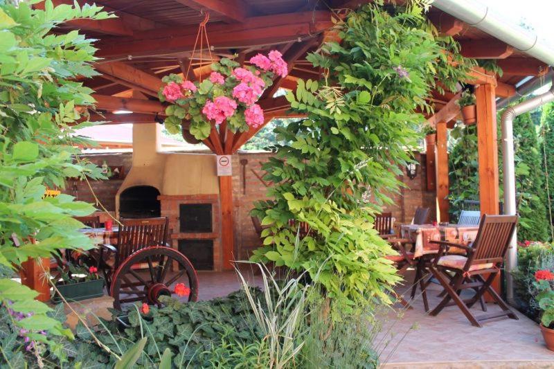 Rozmann Family Panzio & Apartmanhaz Sárvár Εξωτερικό φωτογραφία
